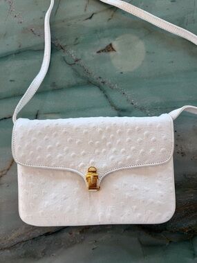 Vtg Robert Bestien 60s White Ostrich Shoulder Bag Gold-Tone Hardware Clasp
